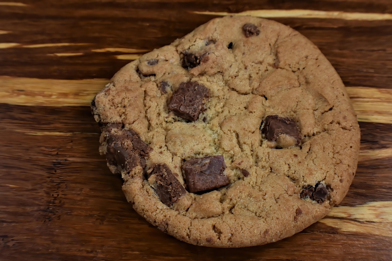 チョコを食べた後にニキビがすぐできる理由とは？