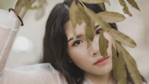 大人ニキビに最適な乳液の選び方は女性にとって重要ですか？