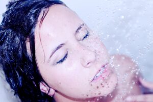 大人ニキビと乾燥肌に悩むあなたへ、効果的なスキンケアは？